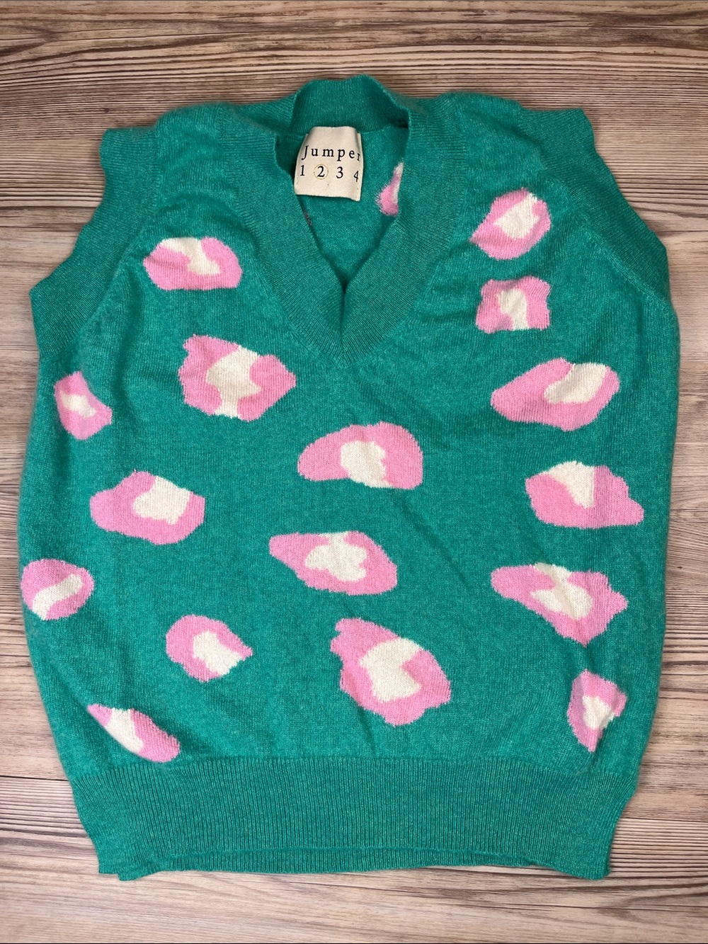 Jumper 1234 Green Pink Leopard 100% Cashmere Sweater Vest V Neck Animal Print